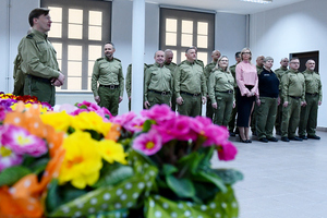 Od lewej Komendant ŚlOSG gen. bryg. SG Andrzej Jakubaszek, kadra kierownicza ŚlOSG Od lewej Komendant ŚlOSG gen. bryg. SG Andrzej Jakubaszek, kadra kierownicza ŚlOSG