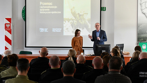 Wykład pod tytułem Przemoc i jej konsekwencje: spojrzenie historyczno-społeczne Wykład pod tytułem Przemoc i jej konsekwencje: spojrzenie historyczno-społeczne