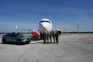 Dzień Flagi Rzeczypospolitej Polskiej - Placówka SG w Katowicach-Pyrzowicach Dzień Flagi Rzeczypospolitej Polskiej - Placówka SG w Katowicach-Pyrzowicach