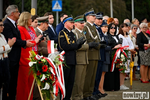 Przedstawiciele władz państwowych, samorządowych oraz służb mundurowych 