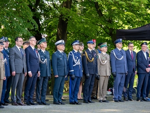 Przedstawicieli służb i instytucji państwowych. Przedstawicieli służb i instytucji państwowych.