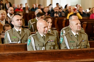 Zastępca Komendanta Śląskiego Oddziału Straży Granicznej płk SG Grzegorz Drożyński wraz z kadrą kierowniczą i funkcjonariuszami Śląskiego Oddziału SG Zastępca Komendanta Śląskiego Oddziału Straży Granicznej płk SG Grzegorz Drożyński wraz z kadrą kierowniczą i funkcjonariuszami Śląskiego Oddziału SG