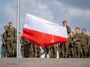  Wciąganie flagi na maszt