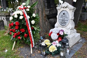  Komendant Śląskiego Oddziału SG wspólnie z Komendantem częstochowskiej Placówki symbolicznie odsłonili tablicę z imieniem nowego Patrona.