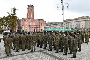  Plac, uczestnicy uroczystości.