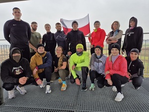  Funkcjonariusze SG biegnący 11 kilometrów z okazji Narodowego Dnia Niepodległości