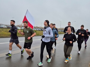  Funkcjonariusze SG biegnący 11 kilometrów z okazji Narodowego Dnia Niepodległości