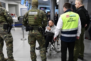  Szkolenie taktyczne z zakresu działań interwencyjnych w przypadku wystąpienia zagrożenia terrorystycznego w Międzynarodowym Porcie Lotniczym Katowice w Pyrzowicach.