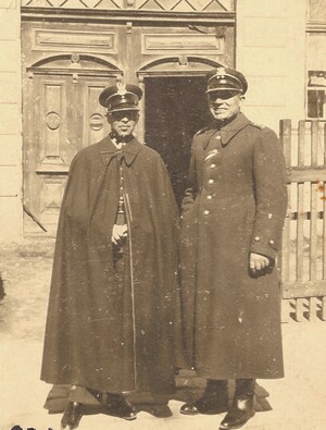 Na rynku w Krakowie w 1935 r., Józef Bocheński z prawej