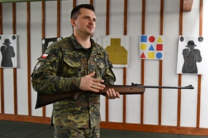  Wizyta uczniów mundurowych  klas maturalnych  XIV Liceum Ogólnokształcącego im. mjr Henryka Sucharskiego z Katowic