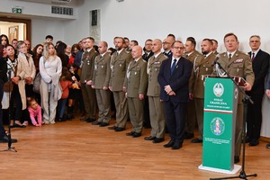  Uroczyste ślubowanie nowych funkcjonariuszy Śląskiego Oddziału Straży Granicznej. Kadra kierownicza i rodziny ślubujących.