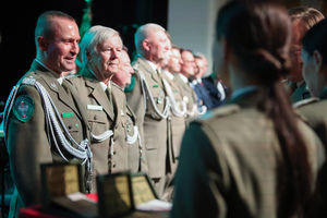 Obchody jubileuszu 35-lecia Śląskiego Oddziału Straży Granicznej. Wręczanie medali, odznaczeń państwowych i resortowych oraz aktów mianowani na kolejne stopnie służbowe w Straży Granicznej.