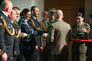 Obchody jubileuszu 35-lecia Śląskiego Oddziału Straży Granicznej. Wręczanie medali, odznaczeń państwowych i resortowych oraz aktów mianowani na kolejne stopnie służbowe w Straży Granicznej.