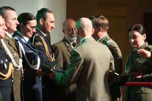 Obchody jubileuszu 35-lecia Śląskiego Oddziału Straży Granicznej. Wręczanie medali, odznaczeń państwowych i resortowych oraz aktów mianowani na kolejne stopnie służbowe w Straży Granicznej.