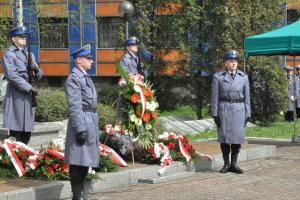 Obchody 76. rocznicy Zbrodni Katyńskiej przed Grobem Policjanta Polskiego 