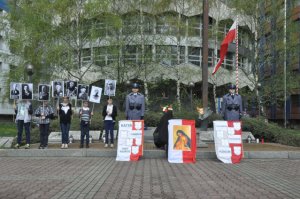 Obchody 76. rocznicy Zbrodni Katyńskiej przed Grobem Policjanta Polskiego 